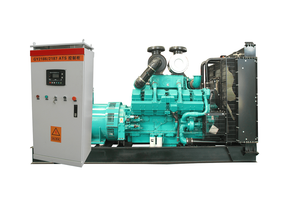 Какие меры предосторожности следует соблюдать в баке охлаждающей воды дизель-генераторной установки?